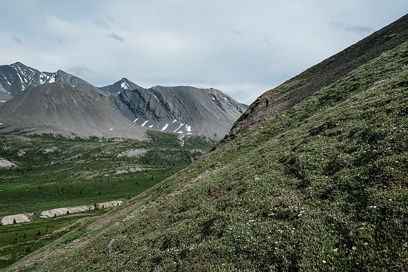A high-line traverse above the McConnell meadows back to our bivy.