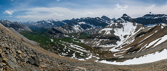Views back to the meadows include Snort and Smoky (R) peaks.