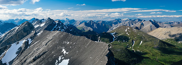 Views over Divide Pass to Bellow (L), Whelk, Peters, Condor and Chirp.