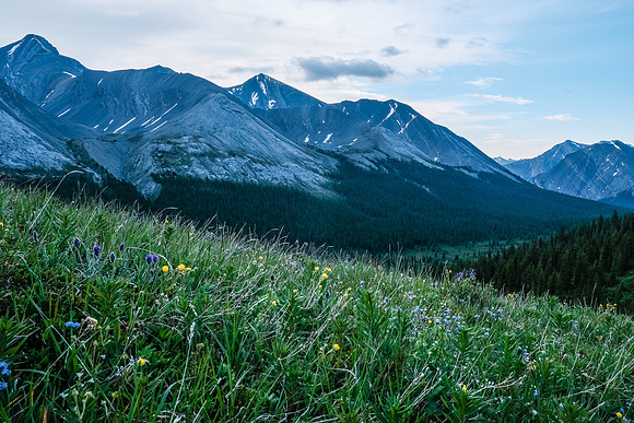 Traversing into the NW valley of McConnell Creek.