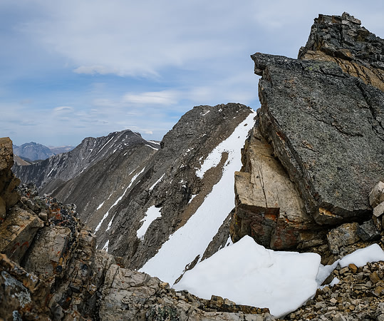 A very loose summit block!