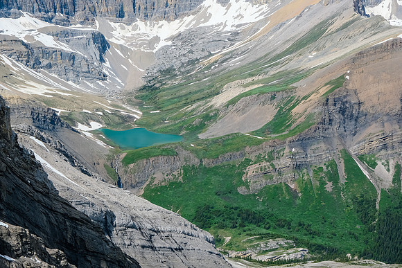 A beautiful tarn north of Smoky and Howl Peak.