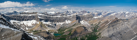 Stunning views to Smoky, Wimper and Snarl (R) with distant giants such as Willingdon and Icefall.