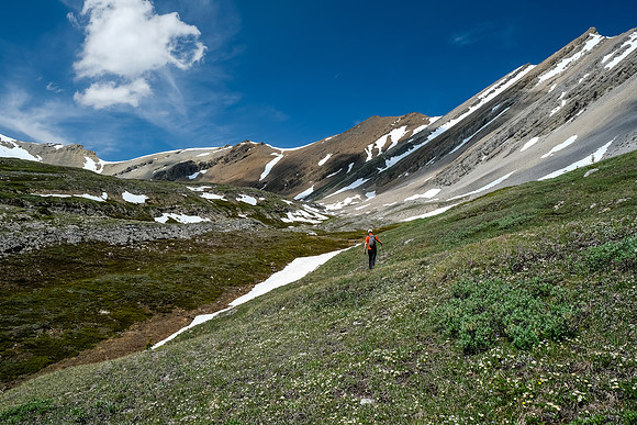 Hiking towards Howl Peak.