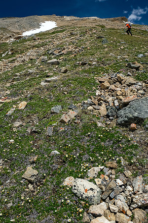 Ascending the lower ramp on Howl Peak.