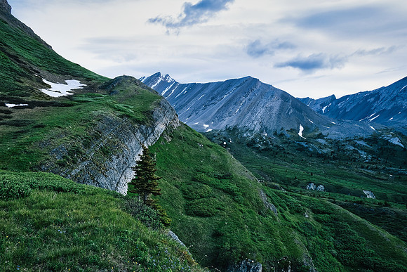 Traversing into the NW valley of McConnell Creek.