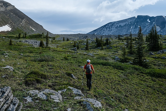 Traversing the NW valley towards Howl and Bellow Peak.