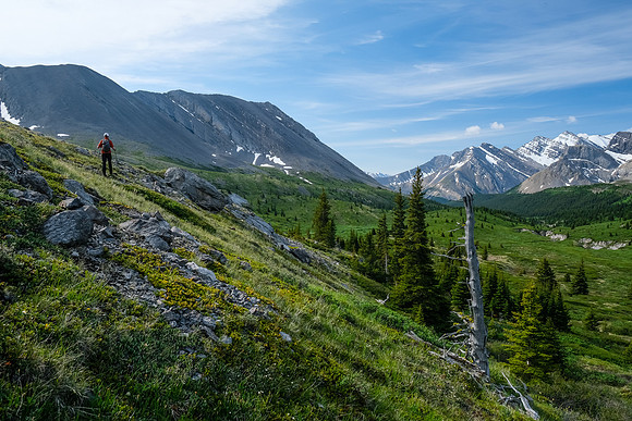 Traversing the NW valley towards Howl and Bellow Peak.