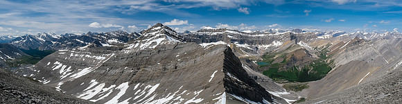 Stunning views over the Howl / Bellow col.