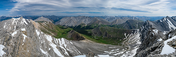 Views to Peters, Lost Guide, Condor, Forbidden, Wapiti and Chirp (R).