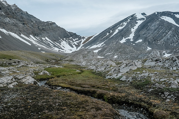 Hiking towards Bellow Peak.
