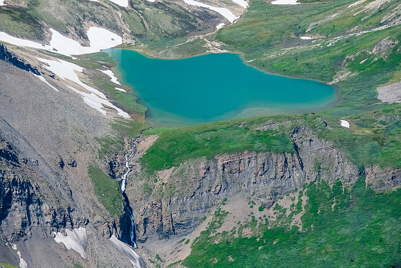 The stunning tarn north of Howl Peak.