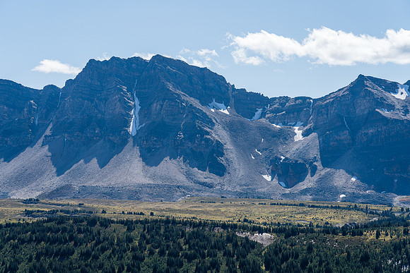 The Quartzite col beckons across the Siffleur valley.