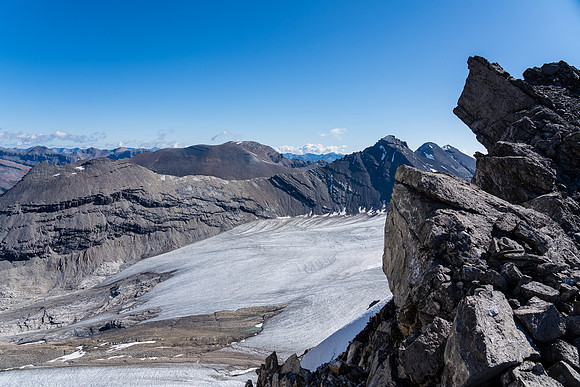 Views off the summit ridge east over the Willingdon Glacier towards Mount Harris / Willingdon (R).
