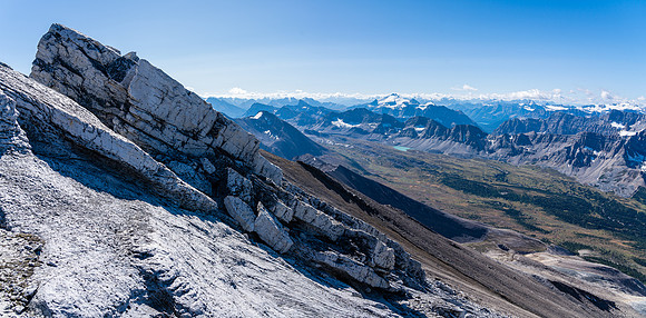 Looking back at the moderate down climb I did at mid center. Easier terrain at lower right.