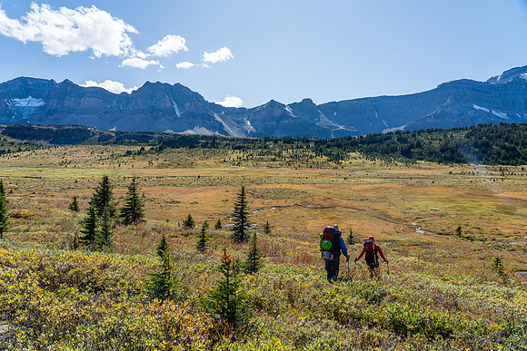 Crossing the Siffleur River valley on route to the Quartzite col.
