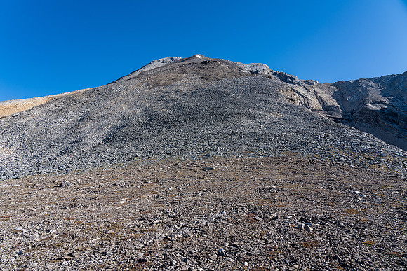 The SW ridge / face of Clearwater Mountain is very foreshortened. Trust me. ;)