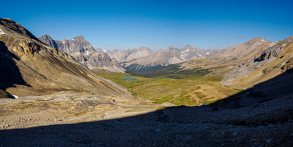 Hiking the trail to North Molar Pass.