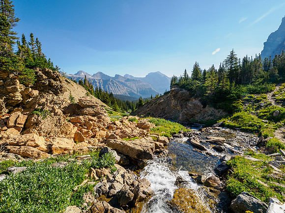 Hiking between NMP and Fish Lakes.