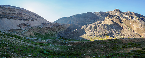 Hiking the trail to North Molar Pass.