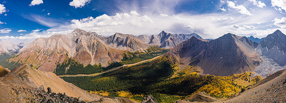 Looking across the Highwood Pass at Rae, Arethusa, Storm, Highwood Ridge, Grizzly Ridge and Tyrwhitt (l to r).