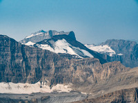 There are surprisingly few named peaks on the Drummond massif, including Drummond, Cyclone and Pipestone only. This impressive peak is only known as "DR3" with a lower "DR2" in front.