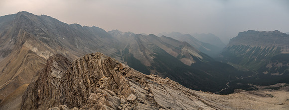 Views to the south include Lychnis and tantalizing views towards the Bonnet Icefield at center left.