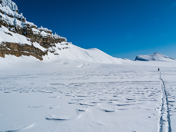 Skiing around the south end of Lilliput under its west face. Daly at right.