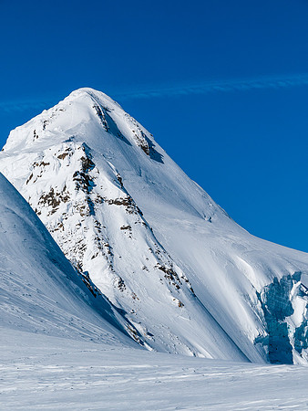 Balfour looks pretty intimidating from the col. Our tracks from the previous day visible on the upper ridge.