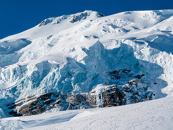Crevasses and seracs on Balfour's east aspect.