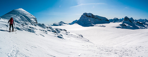 Traversing off the glacier to ascent Lilliput.