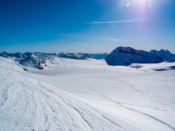 Time to super G to Lilliput - we're currently higher than its summit - it's the peak at center left.