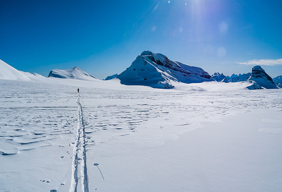 Skiing around the south end of Lilliput under its west face. Daly at right.