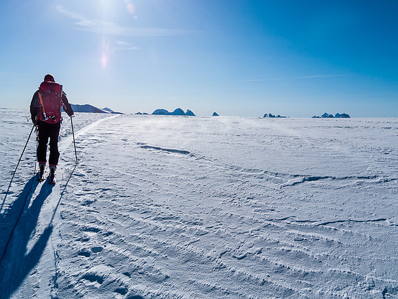 Approaching the Balfour high col.