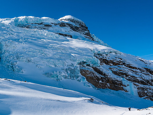 Starting to feel small again, under the east face of Balfour.