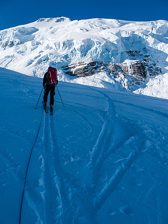 Skinning to the Balfour High Col.