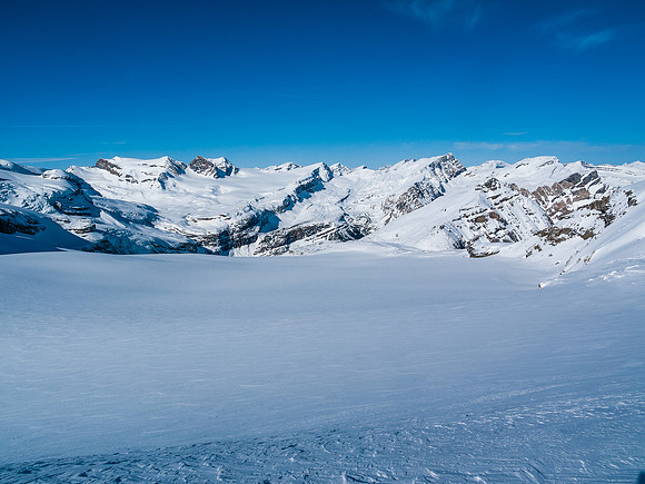 An empty white canvas awaits our snow sticks.