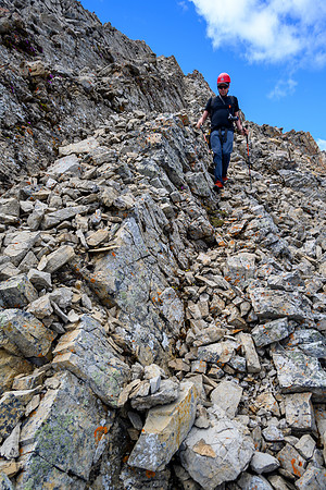 Descending to the col.