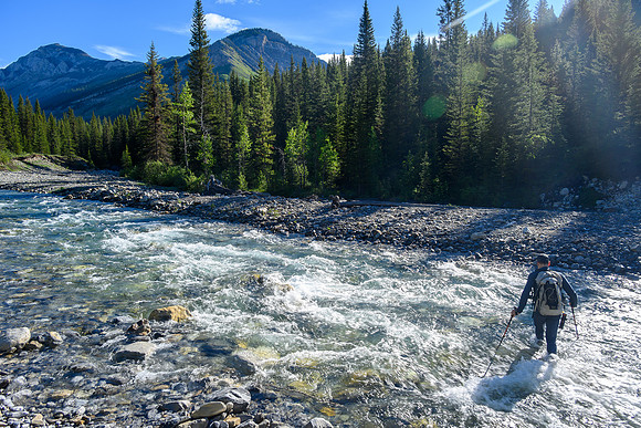 Crossing Stony Creek along the Dormer River / Pass Trail.