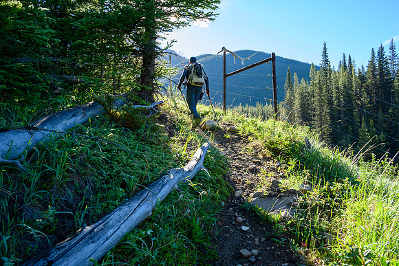 Hiking the Dormer River / Pass Trail.