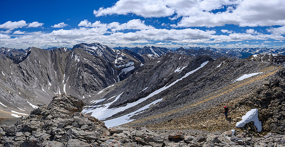 Wietse comes up to the summit of Psychic Peak.