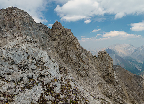 The steep scree and rubble gully that accesses the summit.