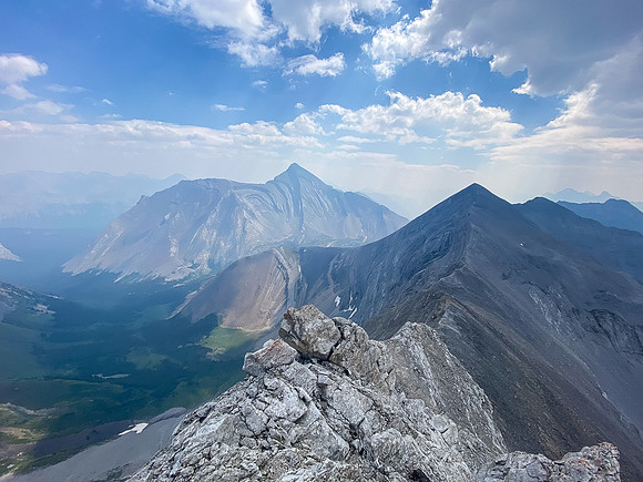 Loose, exposed scrambling down the SE ridge to Mount Aylmer.