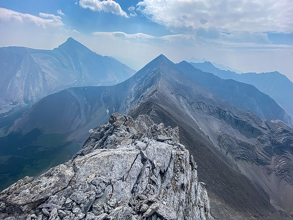 View back down the exposed SE ridge.