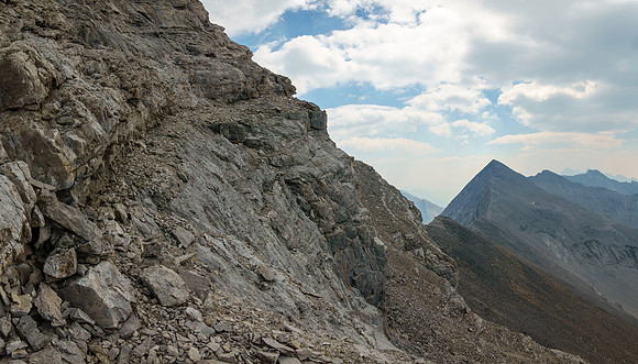 View back along the exposed ledge system.