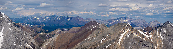 Distant views over the Red Deer River to Wapiti, Barrier and Dormer (R).