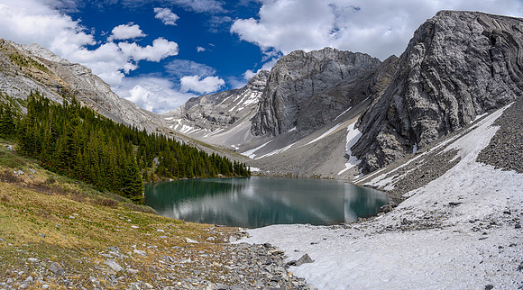 Hiking around Solstice Lake.