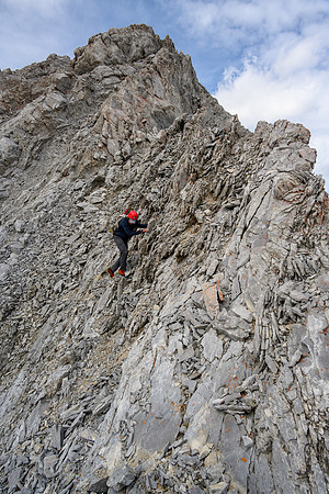 Descending the tricky (and loose) SE ridge.