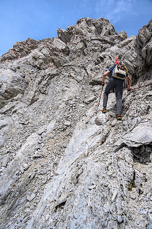 Scrambling the SE ridge.