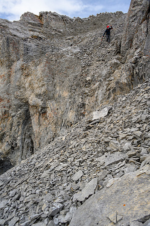 Descending the tricky (and loose) SE ridge.